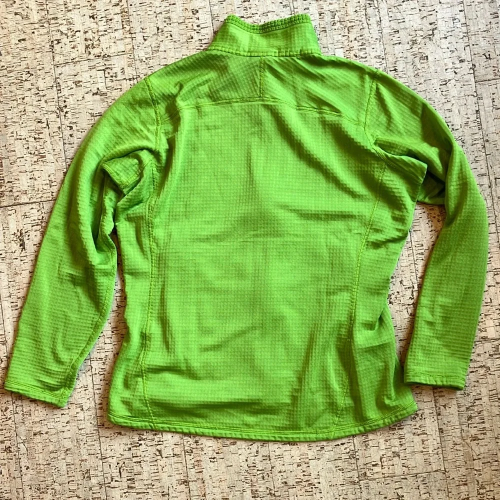 Patagonia Bright Green Women's Fleece Jacket - Picture 6 of 11